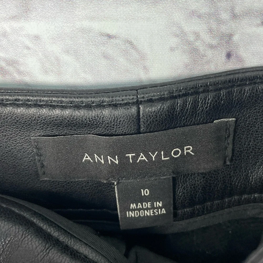 Ann Taylor High Waisted Faux Leather Black Pants Size 10 New! - Picture 3 of 7